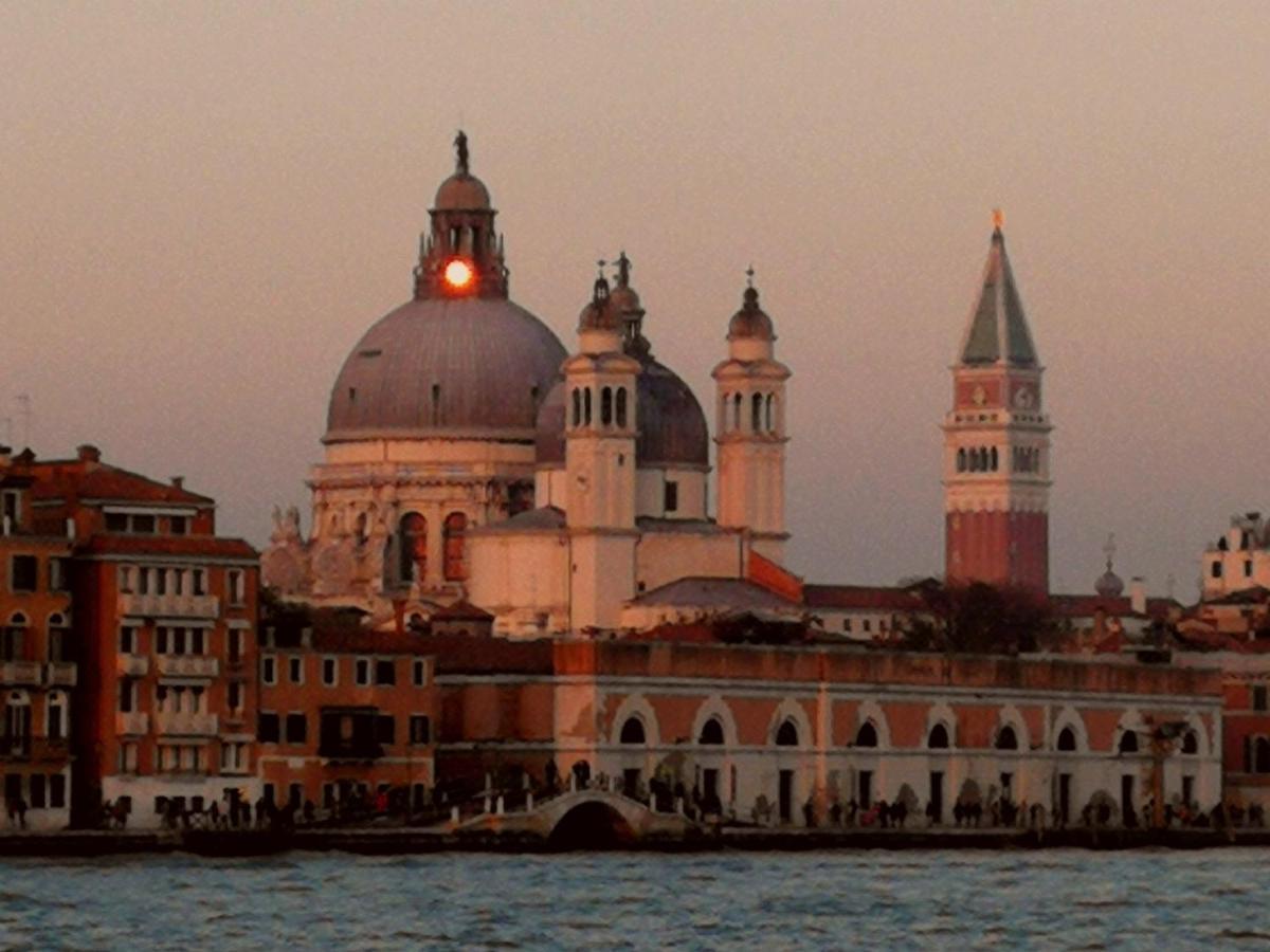 Historical Flat In Cannaregio, Venezia Esterno foto
