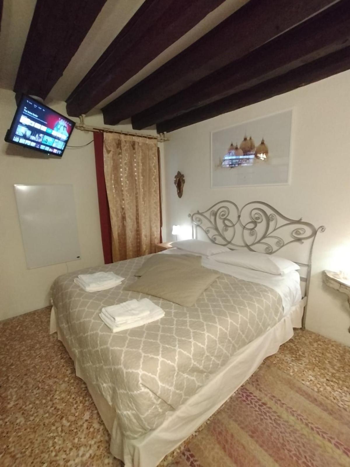 Historical Flat In Cannaregio, Venezia Esterno foto